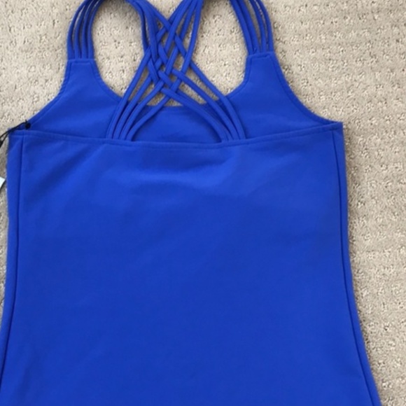 Calvin Klein Criss Cross Performance QuickDry Tank - Picture 2 of 3